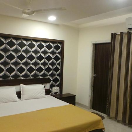 Hotel Galaxy Residency Vasai Luaran gambar