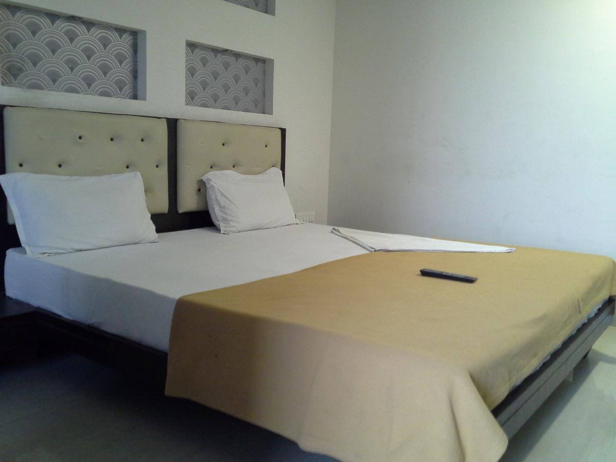 Hotel Galaxy Residency Vasai Luaran gambar